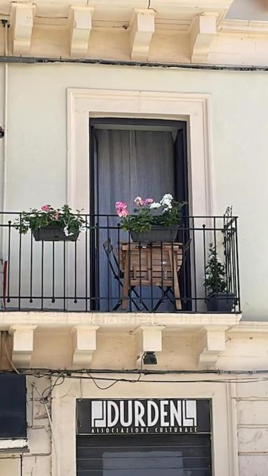شقة La Casa Dell Alfiere كاتانيا المظهر الخارجي الصورة